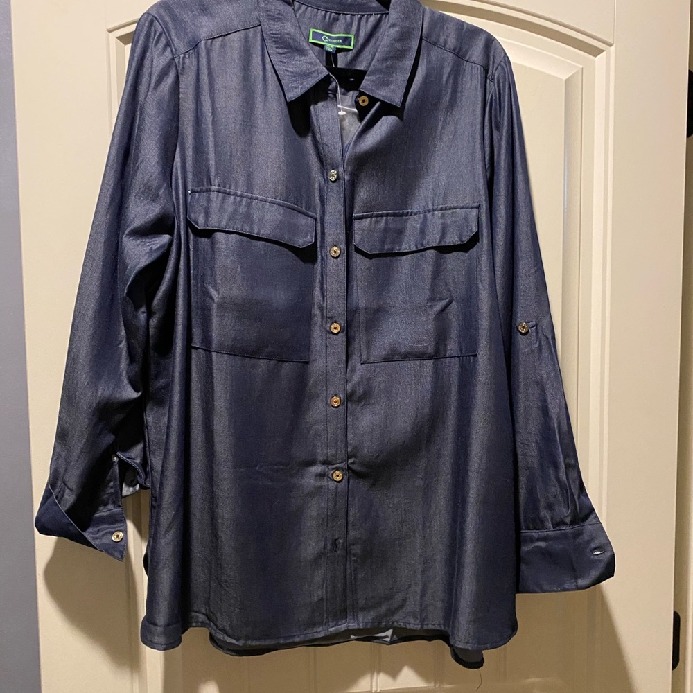 Womens plus C Wonder shimmer denim boutique blouse sz 18W gold button NWT